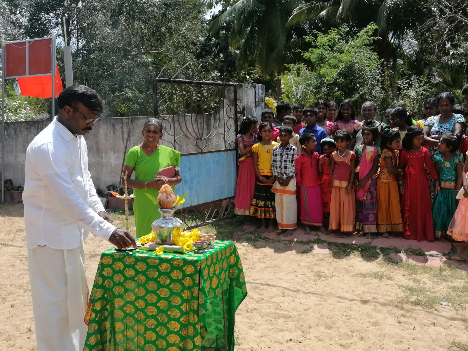 HelpingHeartsTamil படம் 642